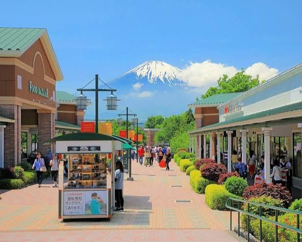 Fino all'80% di sconto! Inizia la vendita estiva di Premium Outlets